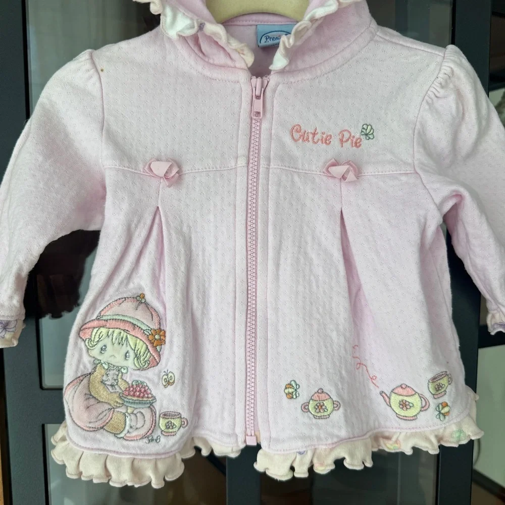 Vintage 2006 Precious Moments baby girl embroidered hoodie zip up cutie teapot